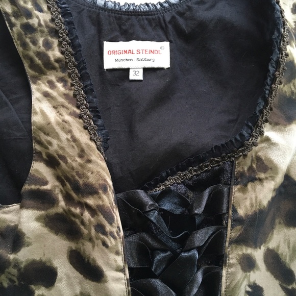 Corset - Picture 3 of 3